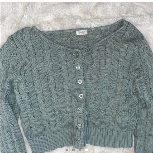 Brandy Melville Rare Knit Sweater - Picture 4 of 4